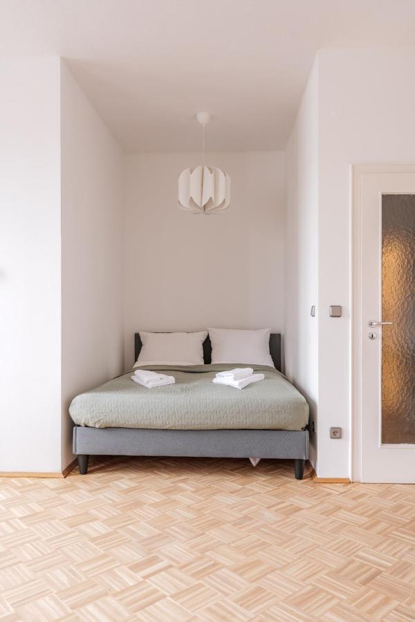 Flats 4 You, Moderne City Wohnung Naehe Hbf, Due-Messe 20 Min, Netflix, Kueche Duisburg Exteriör bild